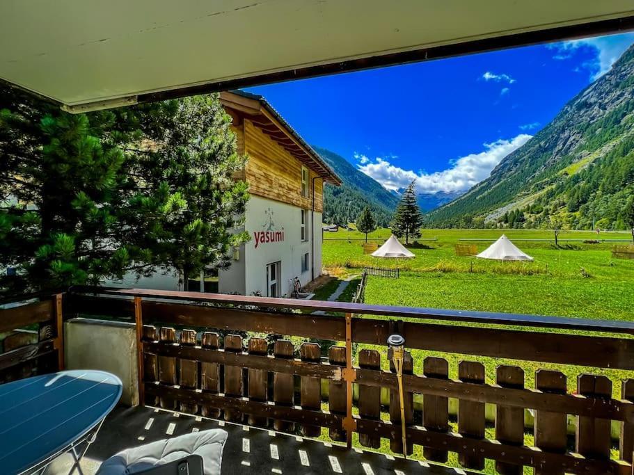 Panorama Apartment For 4 Near Zermatt Tasch Ngoại thất bức ảnh